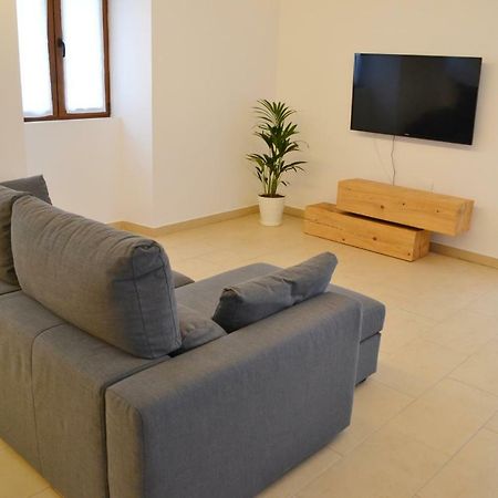 Ura Apartment Lesaka Luaran gambar