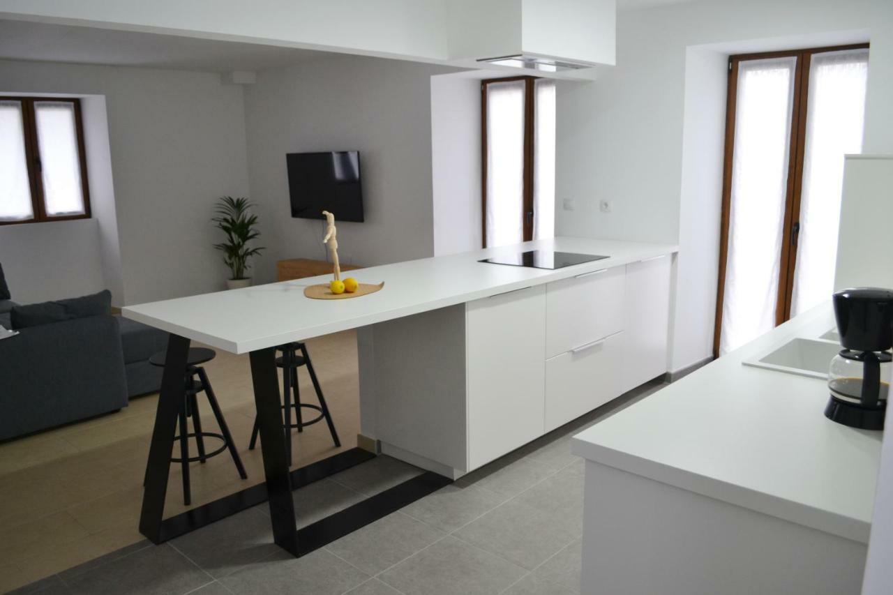 Ura Apartment Lesaka Luaran gambar