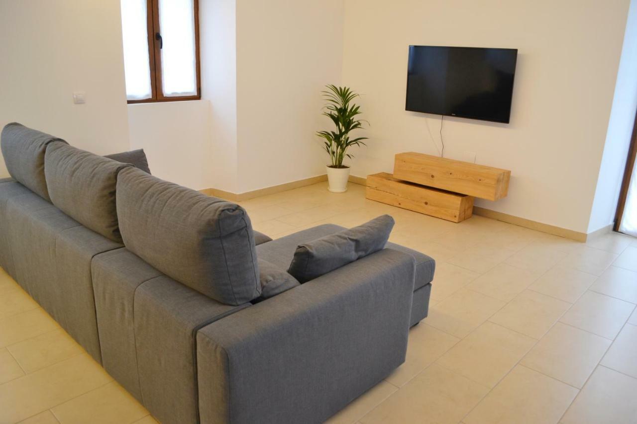 Ura Apartment Lesaka Luaran gambar
